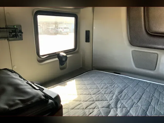 2022 INT LT625 6x4