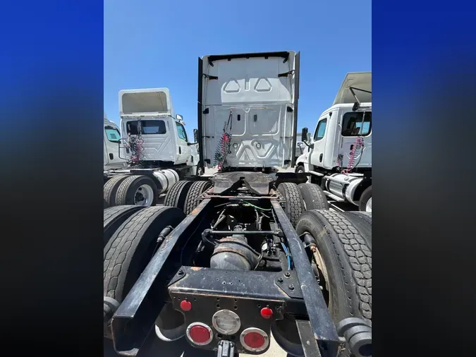 2019 FREIGHTLINER NEW CASCADIA PX12664