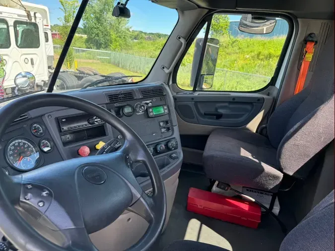 2019 FREIGHTLINER/MERCEDES CASCADIA 125