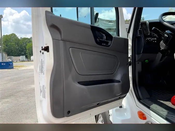 2022 INT LT625 6x4
