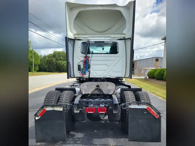 2020 NAVISTAR INTERNATIONAL LT625 DAYCAB S/A