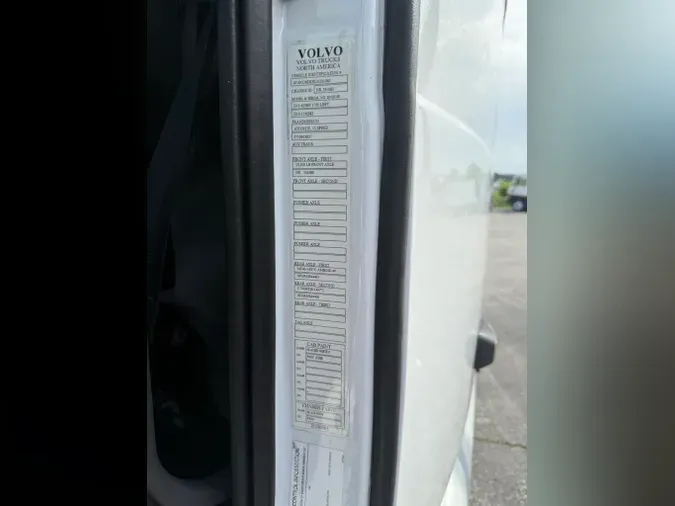 2020 VOLVO VNL64T760