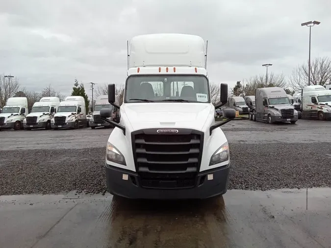 2019 Freightliner Cascadia 126