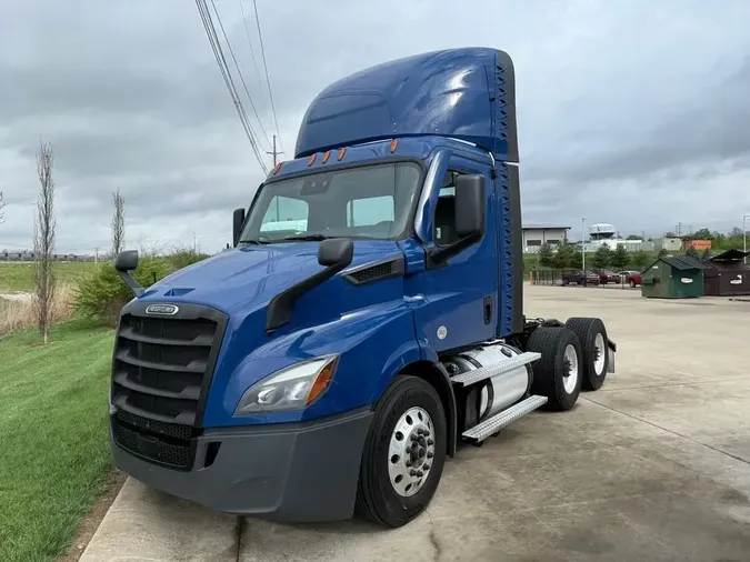 2021 Freightliner CASCADIA 11688d2a0178d44c5dd98556bd61fb37304