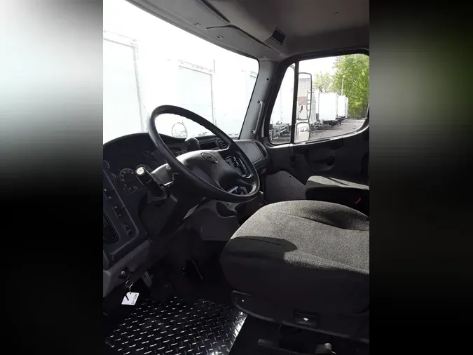 2019 FREIGHTLINER/MERCEDES M2 106