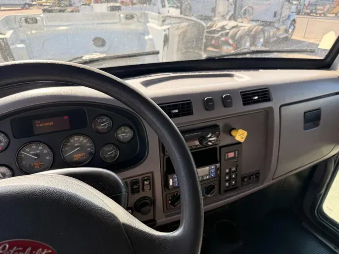 2020 Peterbilt 337