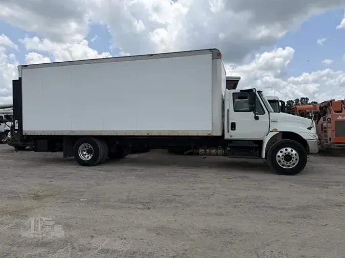 2018 INTERNATIONAL DURASTAR 4300