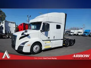 2021 VOLVO VNL740