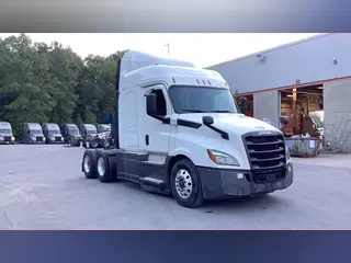 2020 Freightliner Cascadia 126
