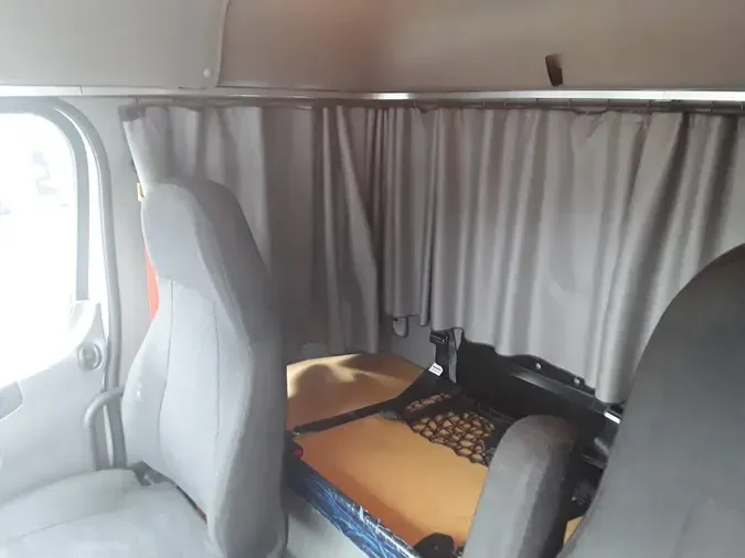 2022 FREIGHTLINER/MERCEDES M2 106