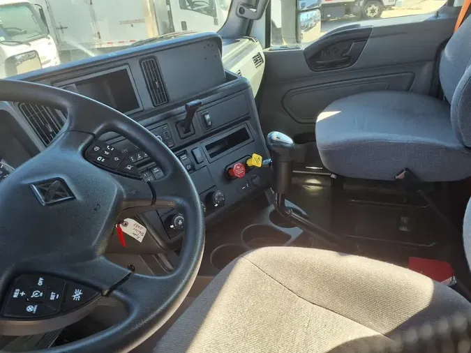 2021 NAVISTAR INTERNATIONAL LT625 DAYCAB S/A88ddacdfc132376013a86c43bd7da66d