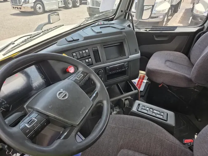 2019 VOLVO VNL64T-30088ddff4c7fd06207f87eb3acce4456f1