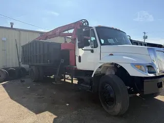 2004 INTERNATIONAL WORKSTAR 7400