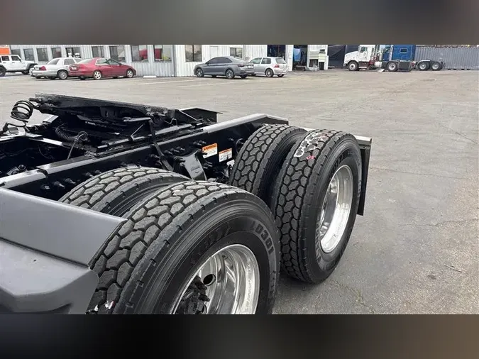 2021 FREIGHTLINER CA126