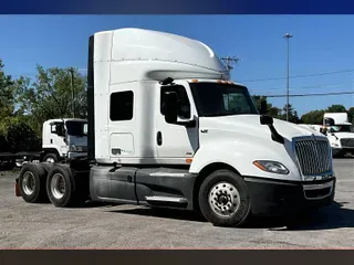 2022 INT LT625 6x4