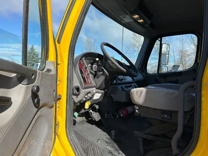 2018 Freightliner M2