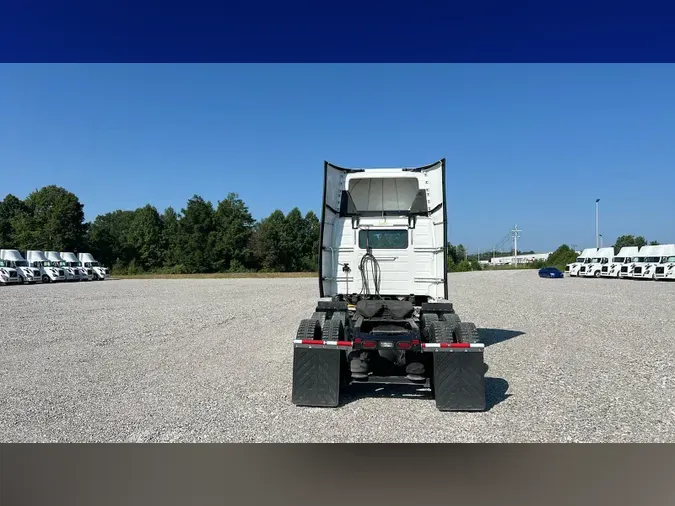 2017 Volvo VNL300