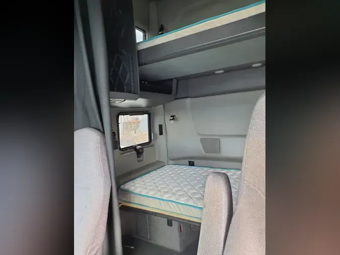 2020 NAVISTAR INTERNATIONAL LT625 SLPR CAB