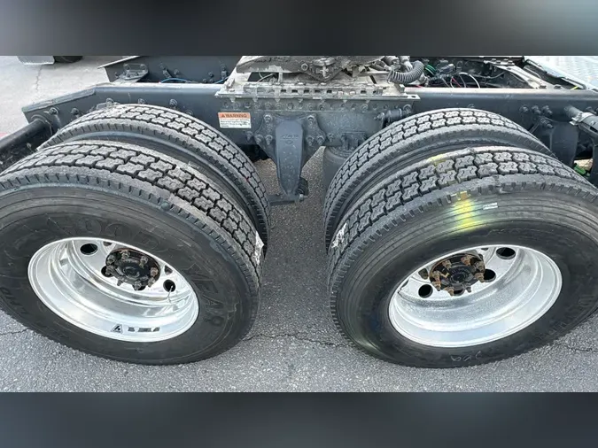 2020 Freightliner Cascadia 126