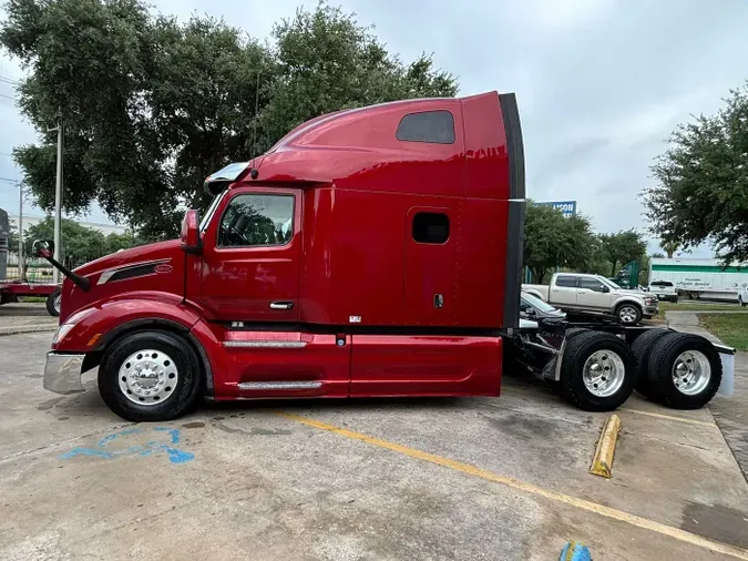 2023 Peterbilt 579