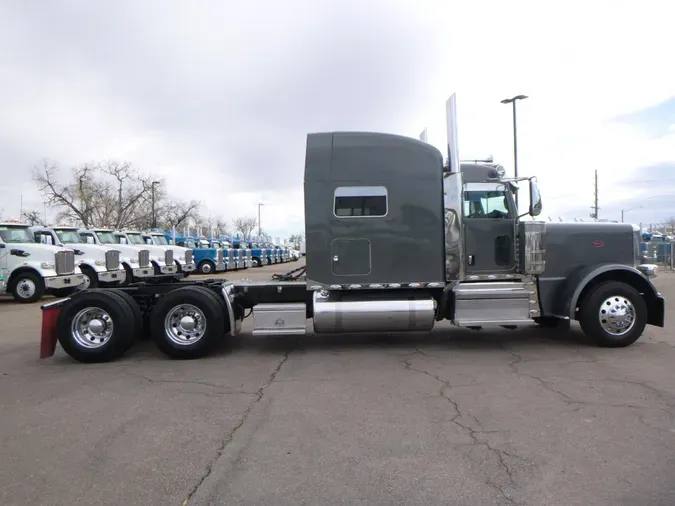 2022 Peterbilt 389