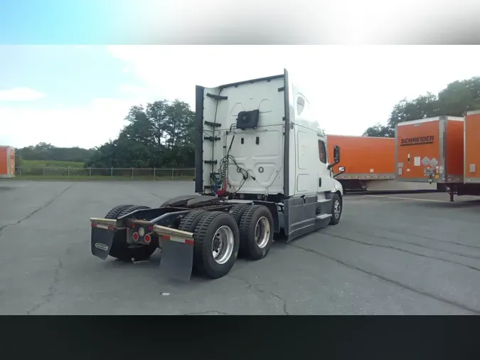 2023 Freightliner Cascadia 12688f4e8d4ea858c957be27c123793330b