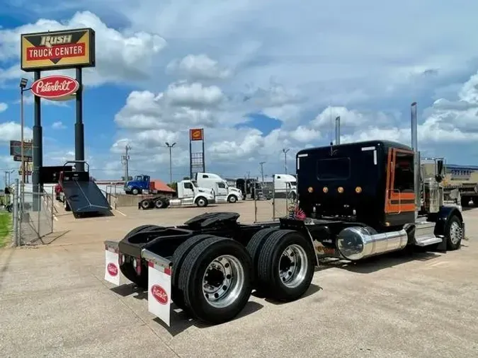 2022 Peterbilt 389