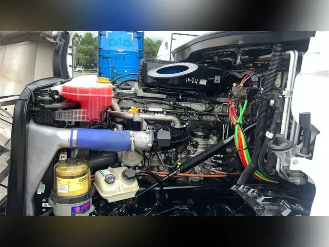 2019 FREIGHTLINER CA126