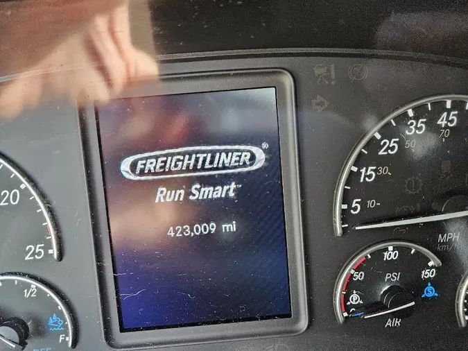 2022 FREIGHTLINER Cascadia 12688fd746911a470ca2b78e62618902332