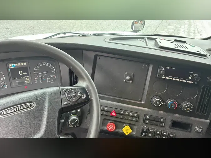 2023 Freightliner Cascadia 126