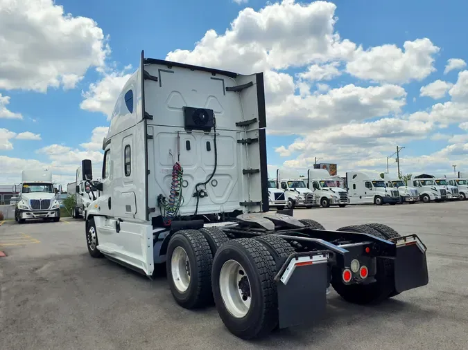 2018 FREIGHTLINER/MERCEDES CASCADIA 125