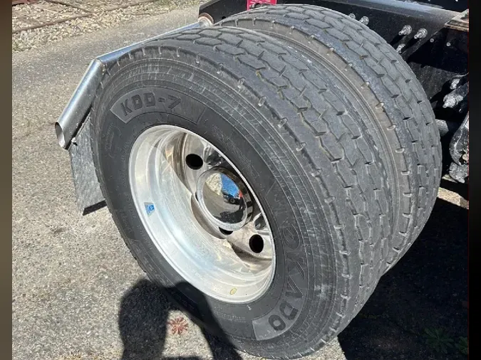 2024 VOLVO VNL64T760