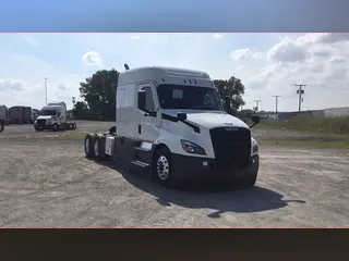 2021 Freightliner Cascadia 126