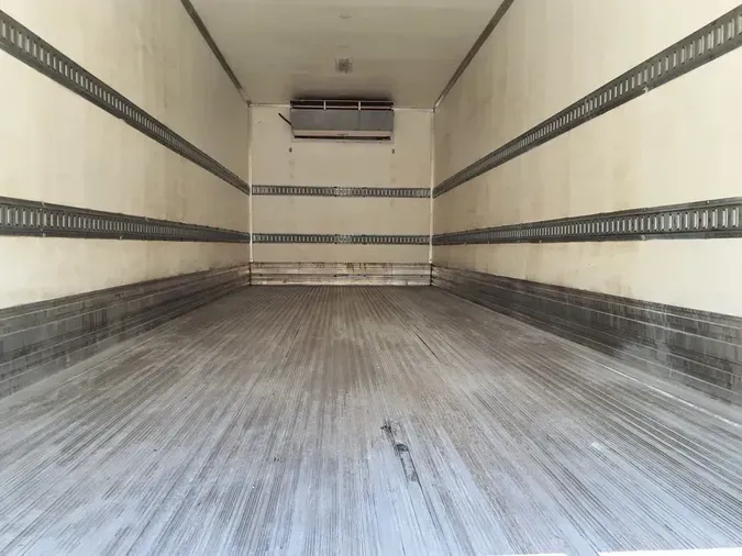 2018 FREIGHTLINER M2 106