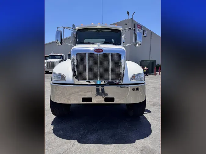 2021 Peterbilt 348