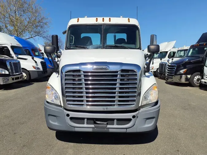 2017 FREIGHTLINER/MERCEDES CASCADIA 125