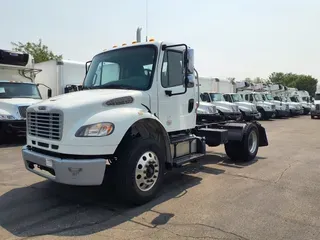 2017 FREIGHTLINER M2 106