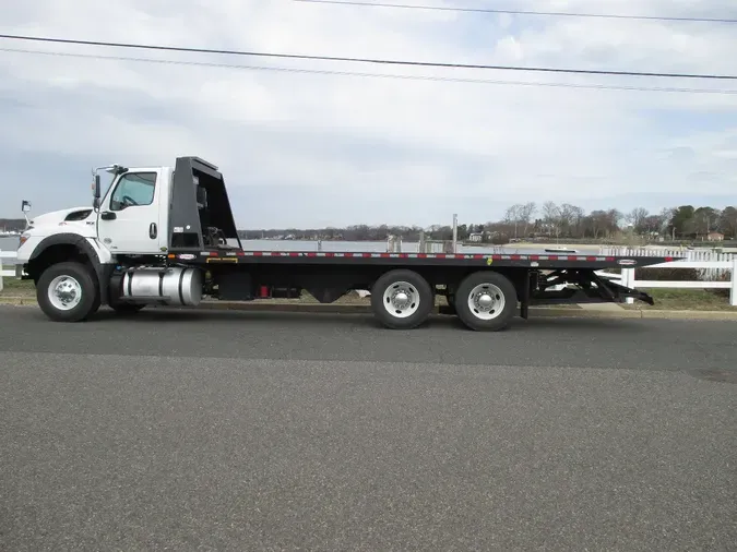 2019 INTERNATIONAL HV613