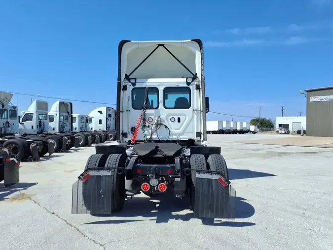 2020 FREIGHTLINER NEW CASCADIA 116
