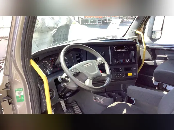 2024 Freightliner Cascadia 12689178f6ea1ca0c1e2eecc91718962332