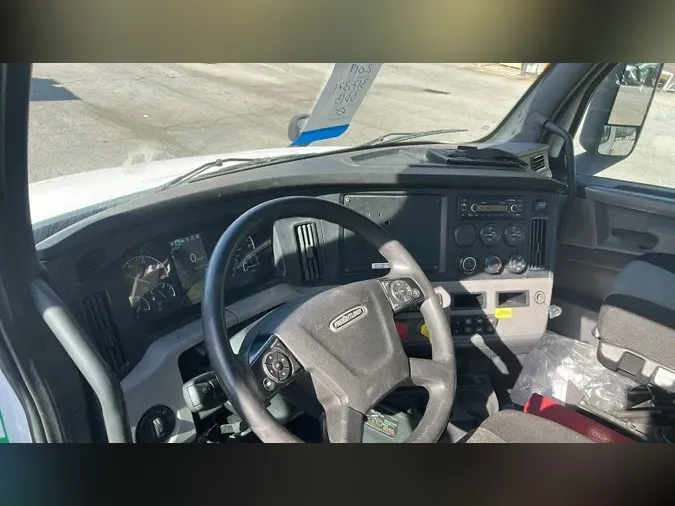 2019 Freightliner Cascadia 126