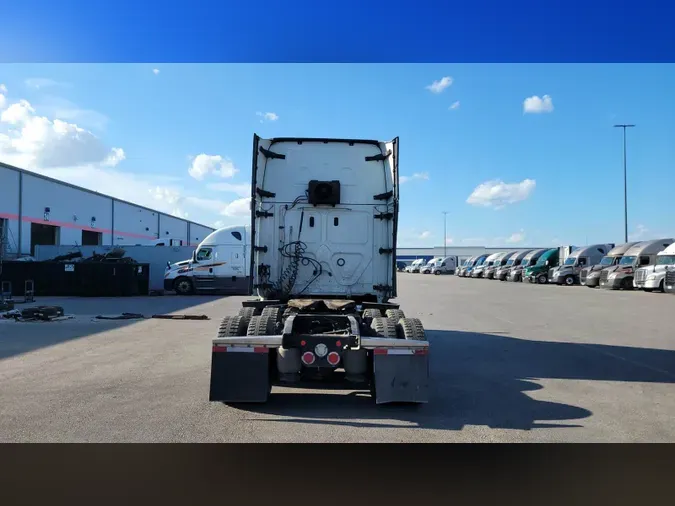 2022 Freightliner Cascadia 126