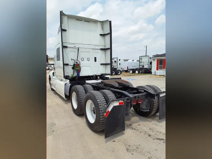 2019 NAVISTAR INTERNATIONAL LT625 SLPR CAB