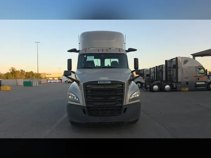2020 Freightliner Cascadia 126891c5e929112aaec43af57f8d0ecdba8