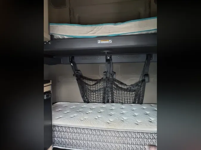 2020 FREIGHTLINER/MERCEDES CASCADIA 125891f4b8721dd392943ba6d95134138a9