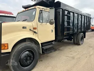 2002 INTERNATIONAL 4700