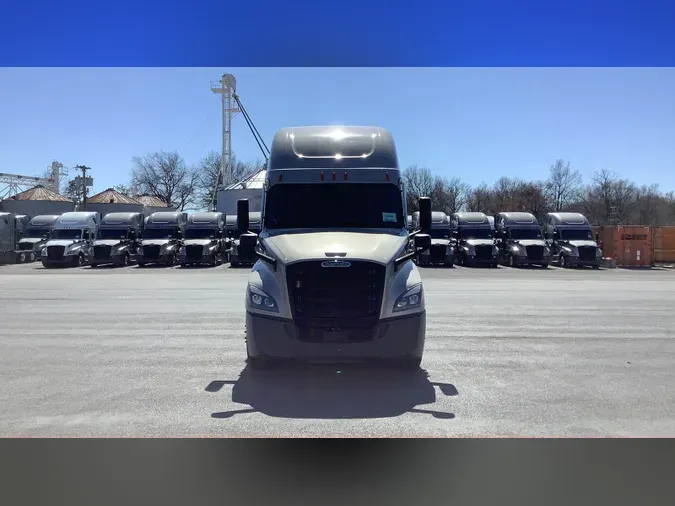 2024 Freightliner Cascadia 126