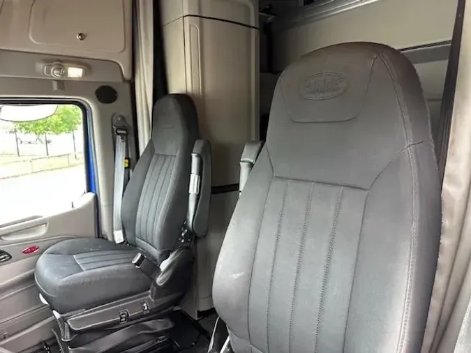 2022 Peterbilt 579