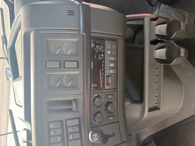 2020 VOLVO TRUCK VNL64T3008922fb27d2edfb0c1547c6bfe1ef89a9