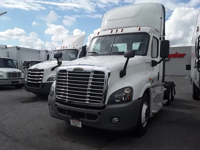2019 FREIGHTLINER CASCADIA 12589230483bfdeb8753a78baca72d46c94